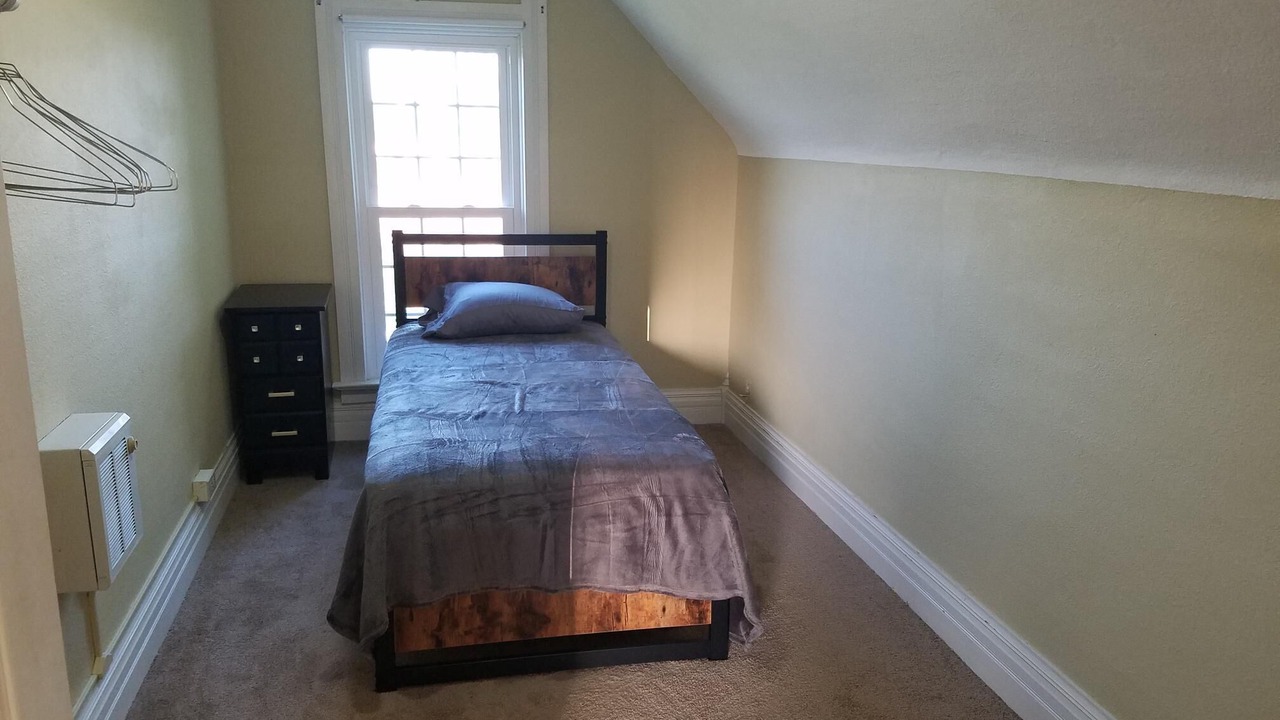Photo of Bedroom in Oak Harbor