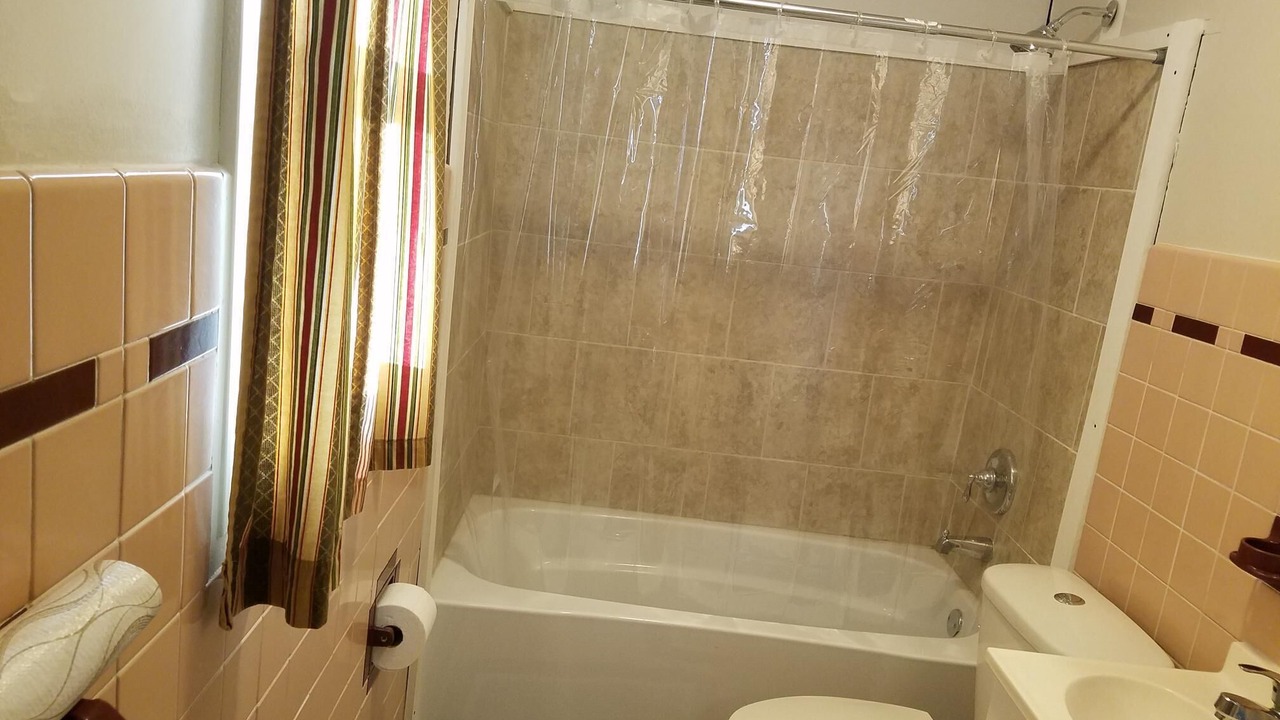 Photo of Bathroom in Oak Harbor