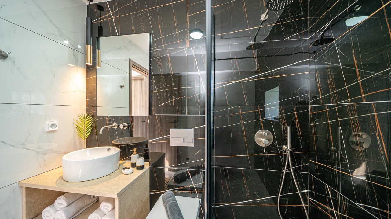 Photo of Bathroom in Dhrakata