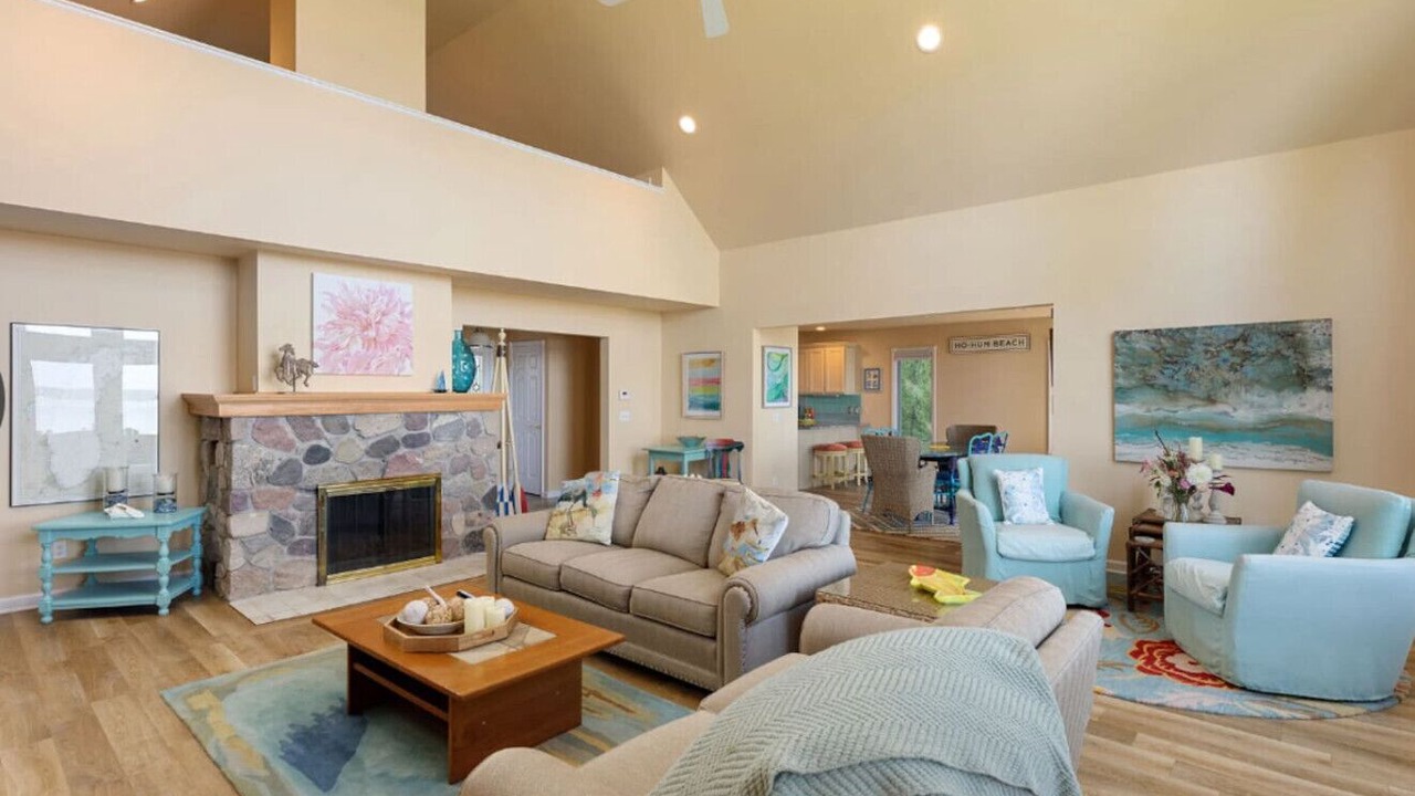 Photo of Livingroom in Acme