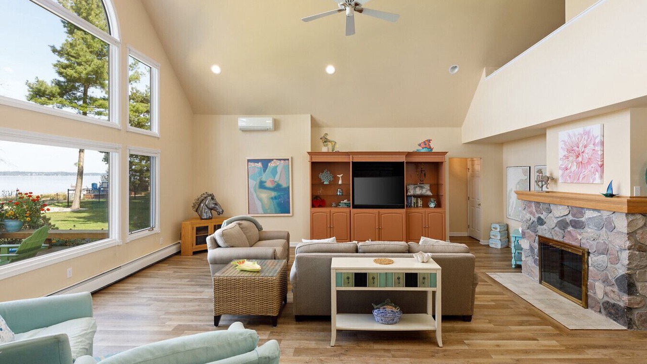 Photo of Livingroom in Acme
