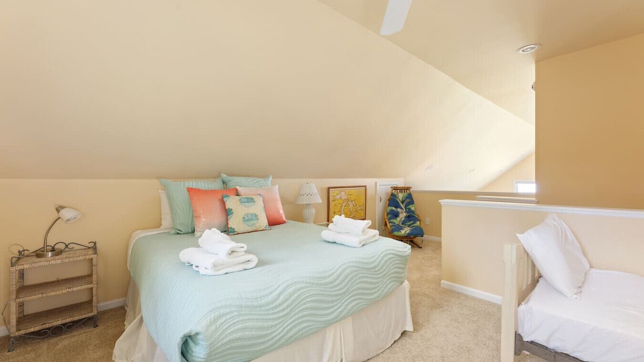 Photo of Bedroom in Acme