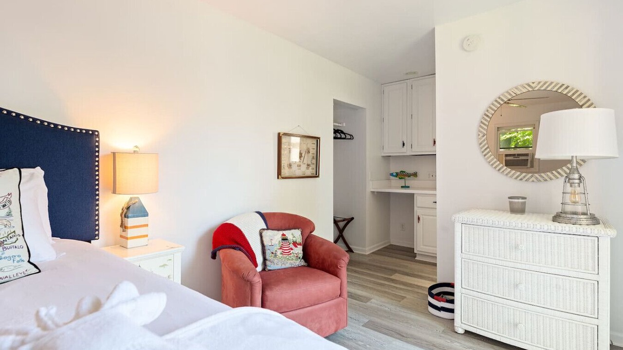Photo of Bedroom in Acme