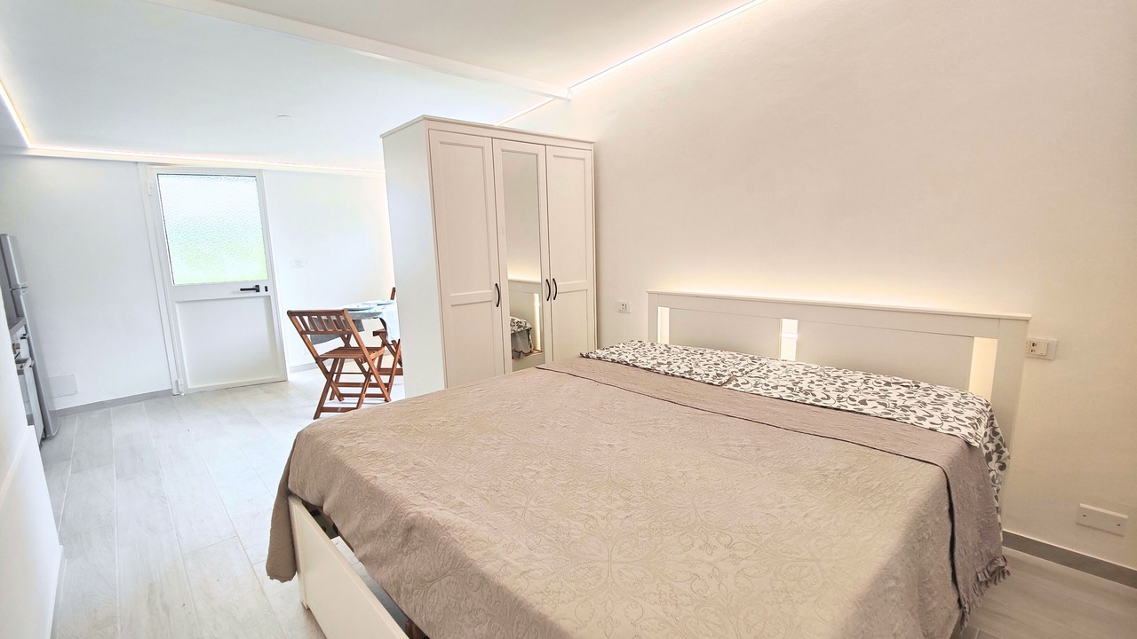 Photo of Bedroom in Massa