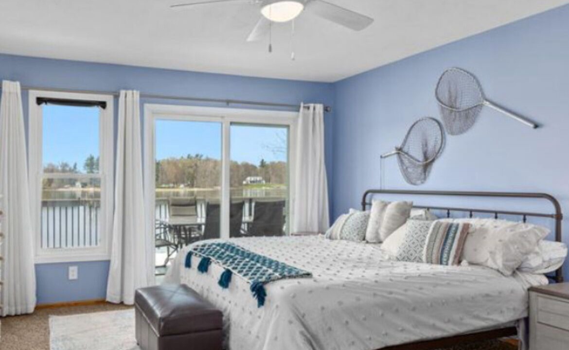 Photo of Bedroom in Coral