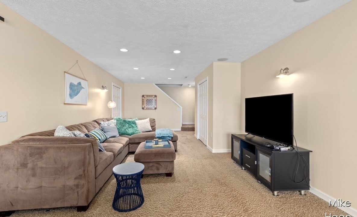 Photo of Livingroom in Coral