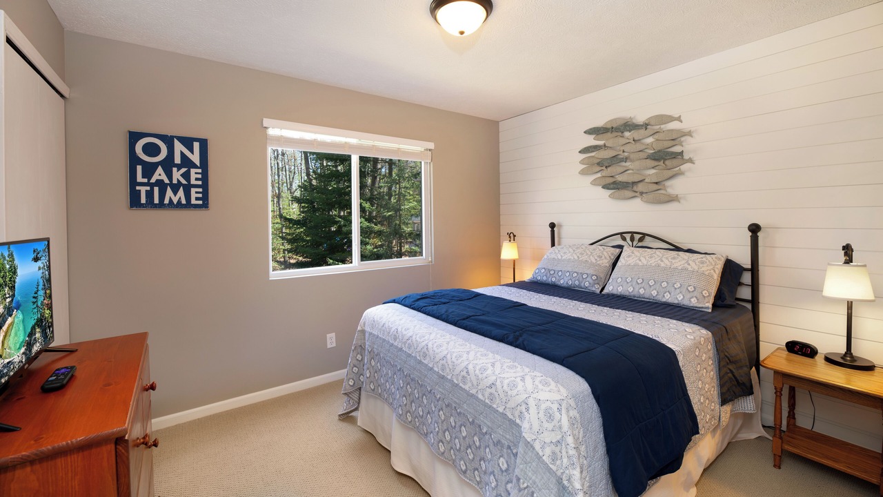 Photo of Bedroom in Glen Arbor