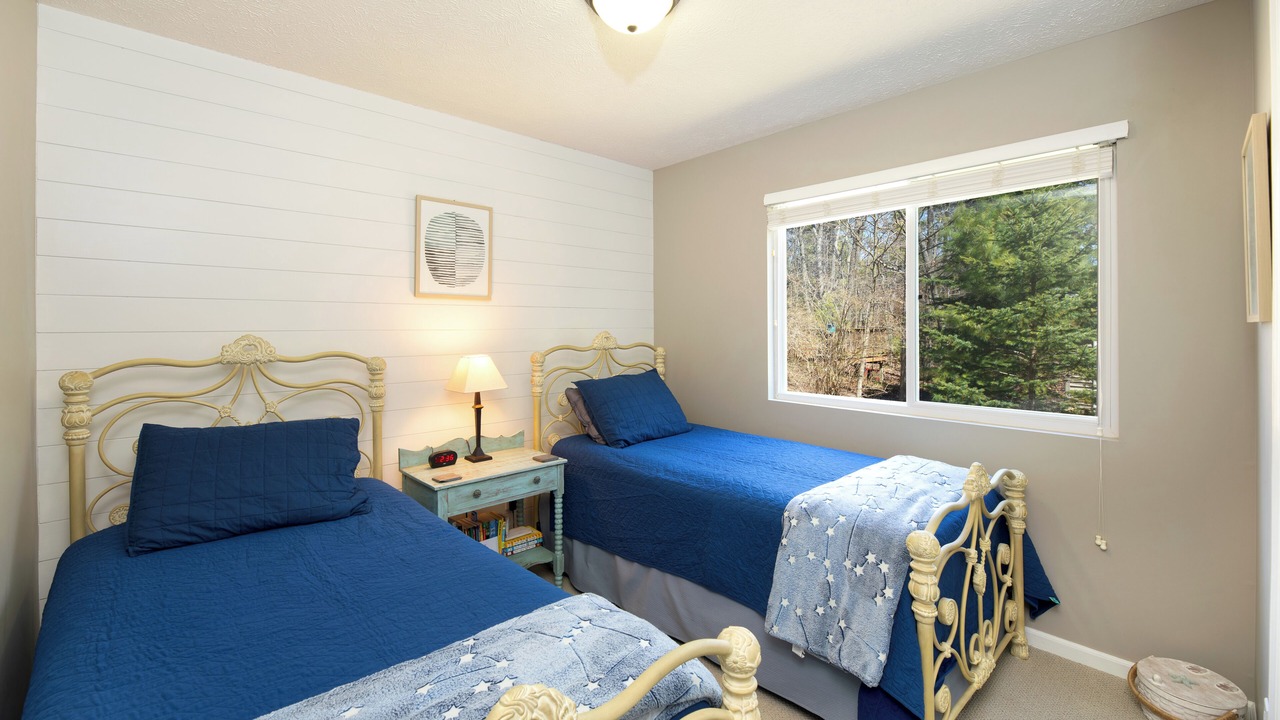 Photo of Bedroom in Glen Arbor