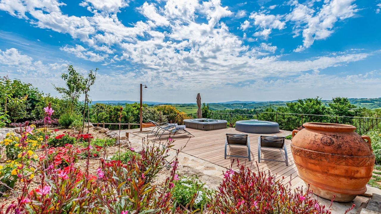 Photo of Patio Balcony in Villa del Monte