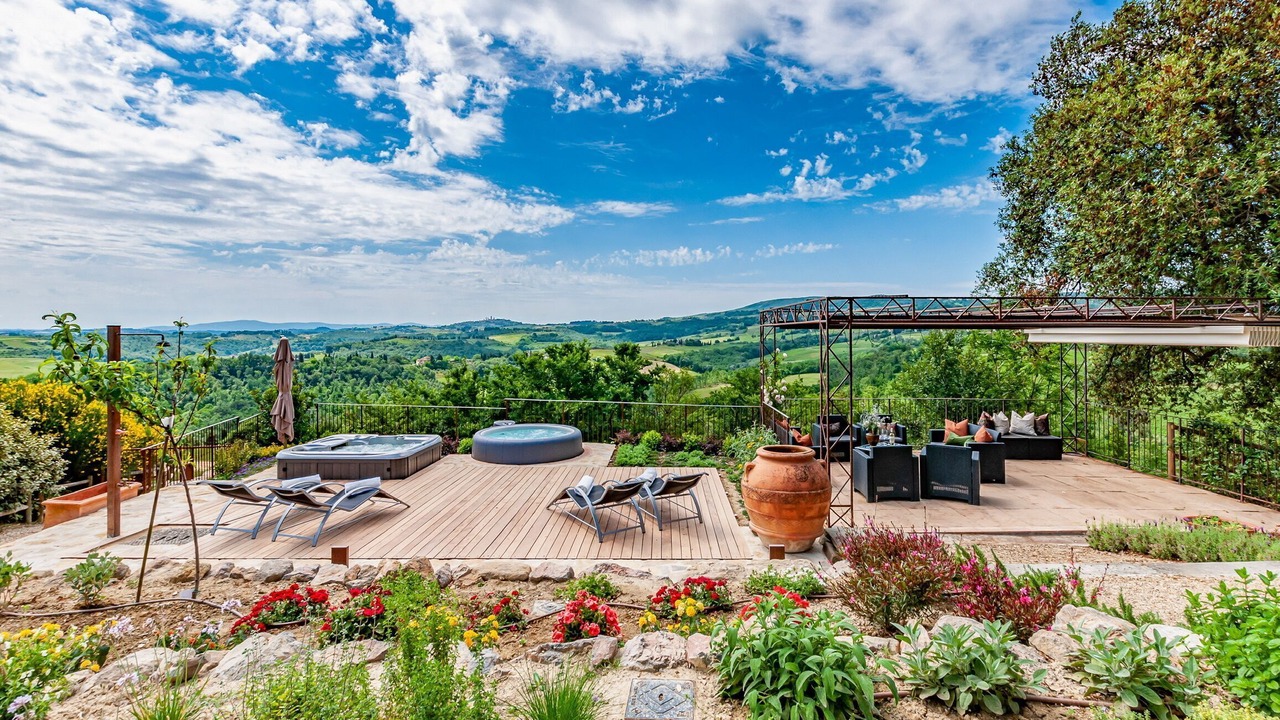Photo of Patio Balcony in Villa del Monte