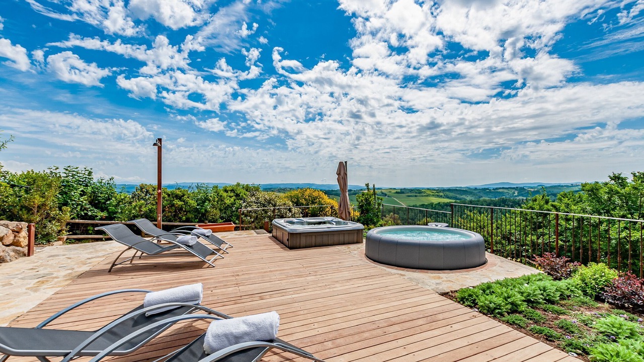 Photo of Patio Balcony in Villa del Monte