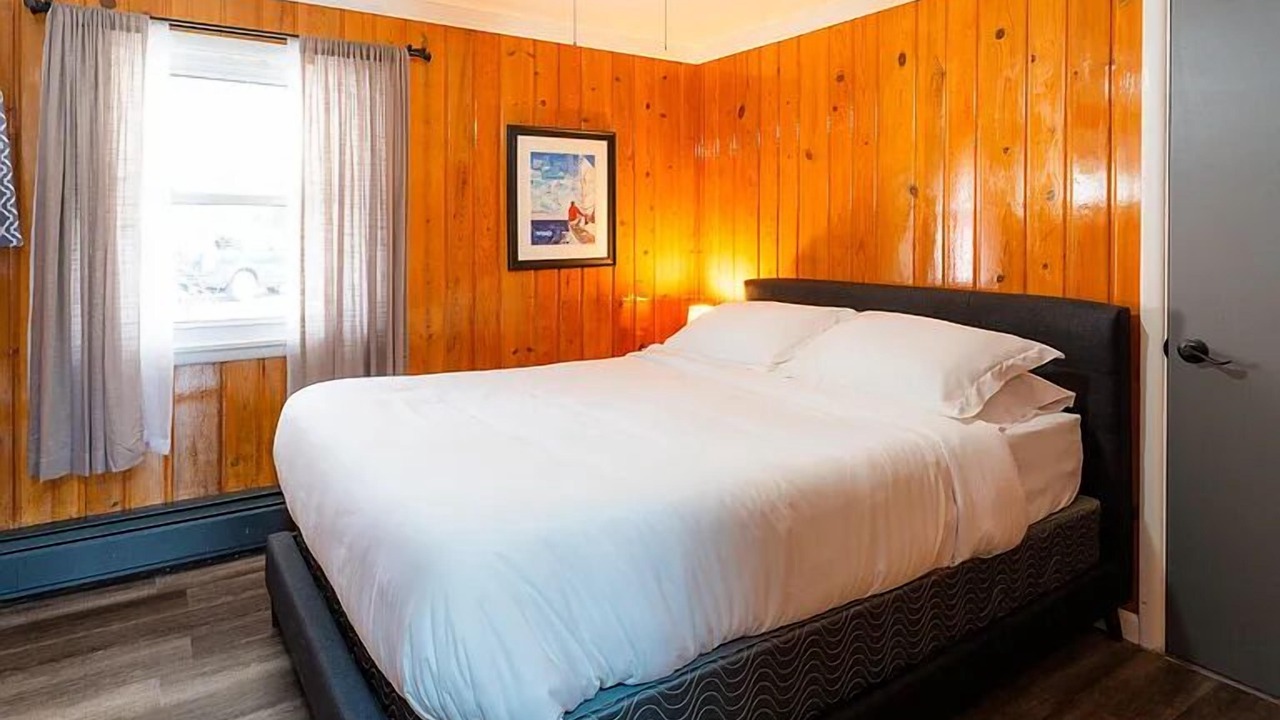 Photo of Bedroom in Alpena
