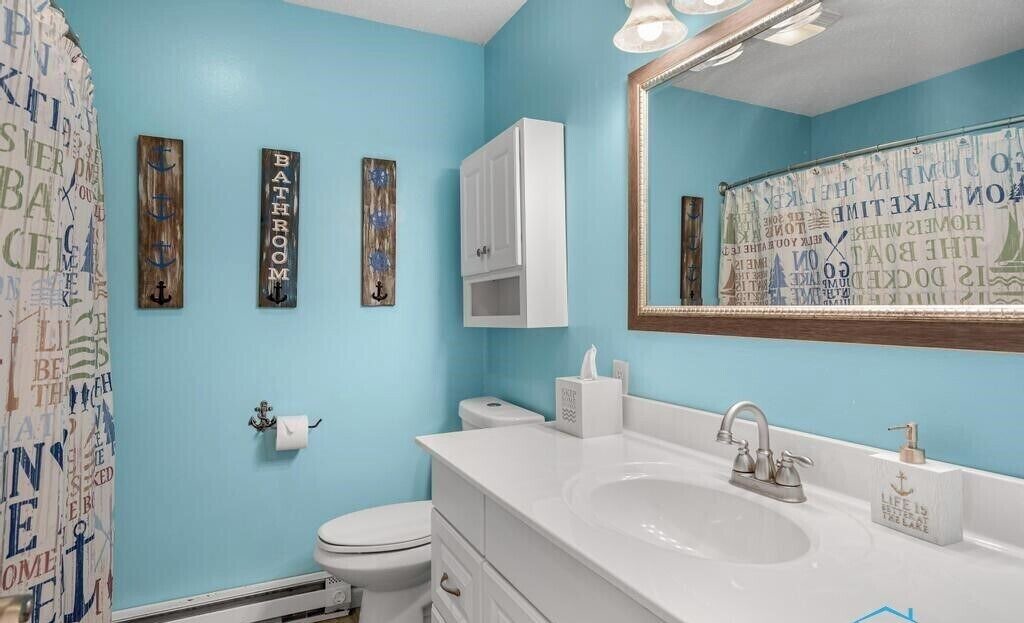 Photo of Bathroom in Oak Harbor
