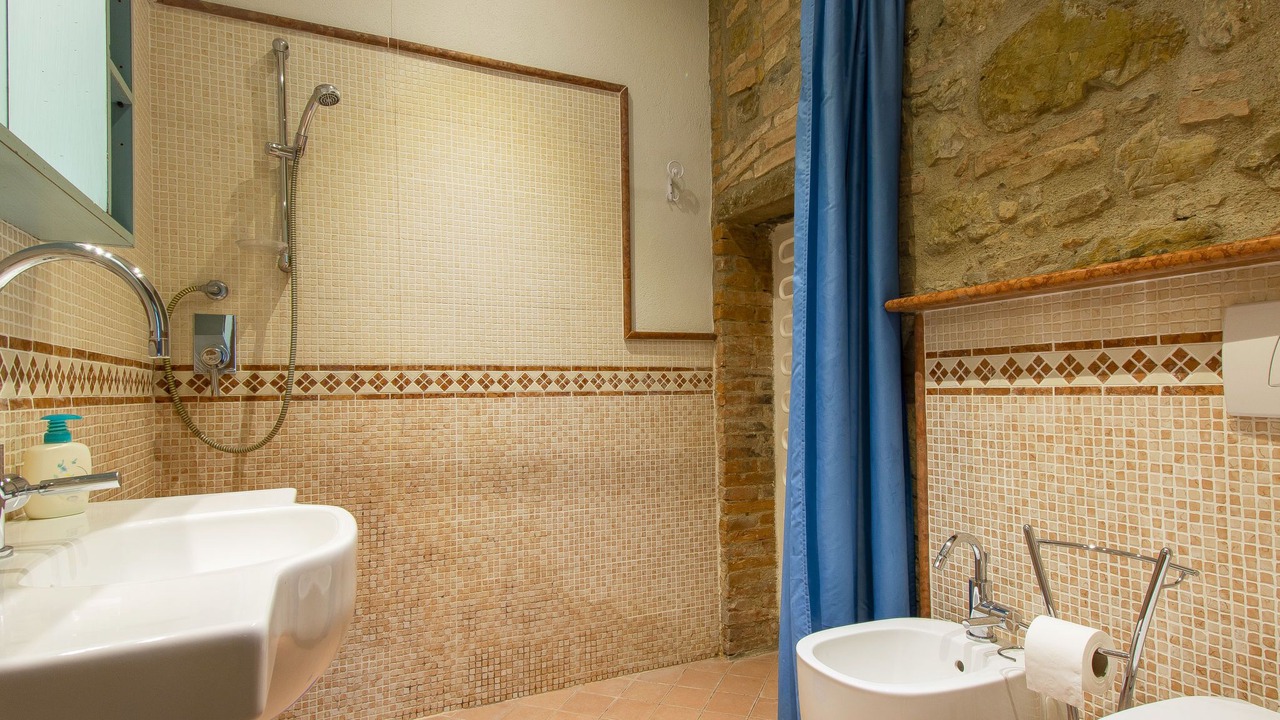 Photo of Bathroom in Lajatico