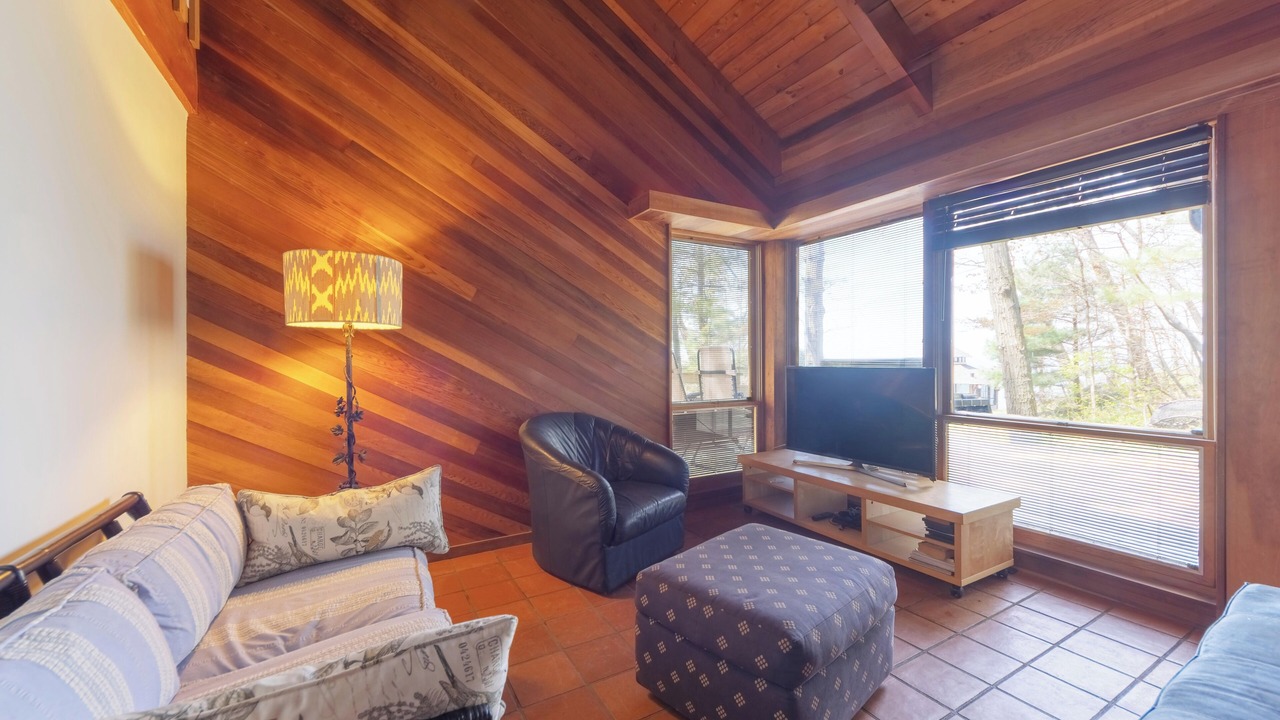Photo of Livingroom in Covert