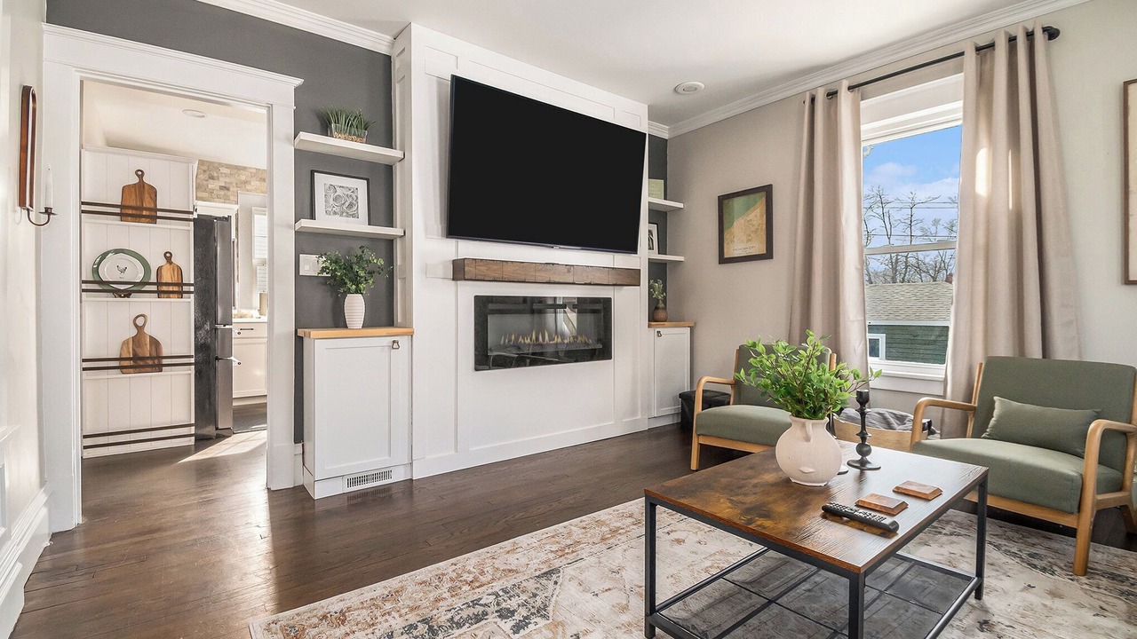 Photo of Livingroom in Michigan City