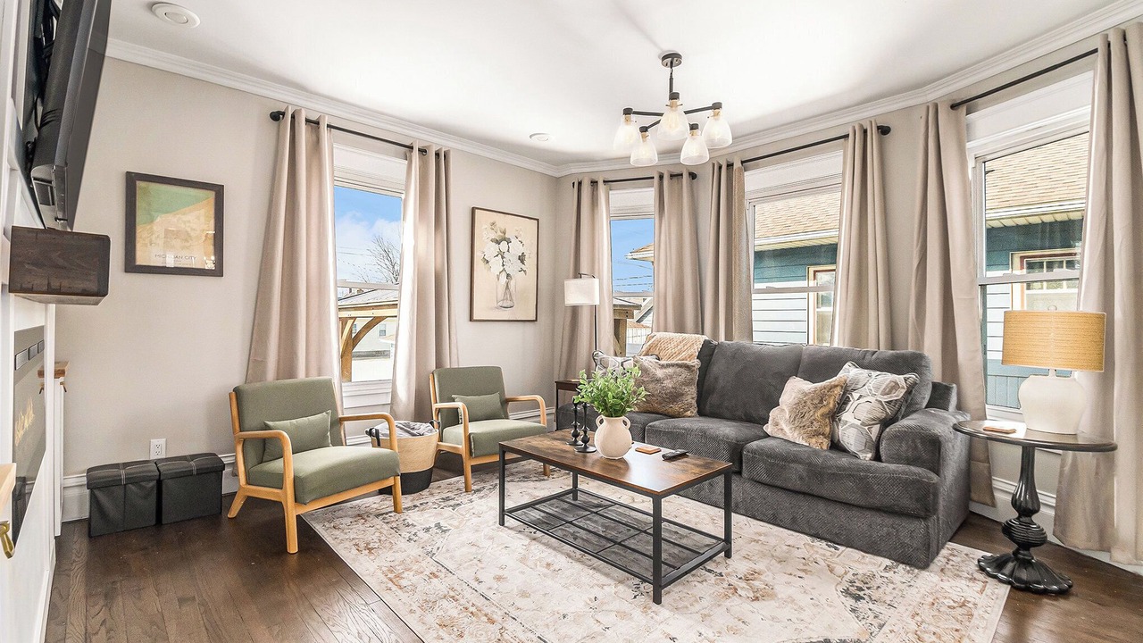 Photo of Livingroom in Michigan City