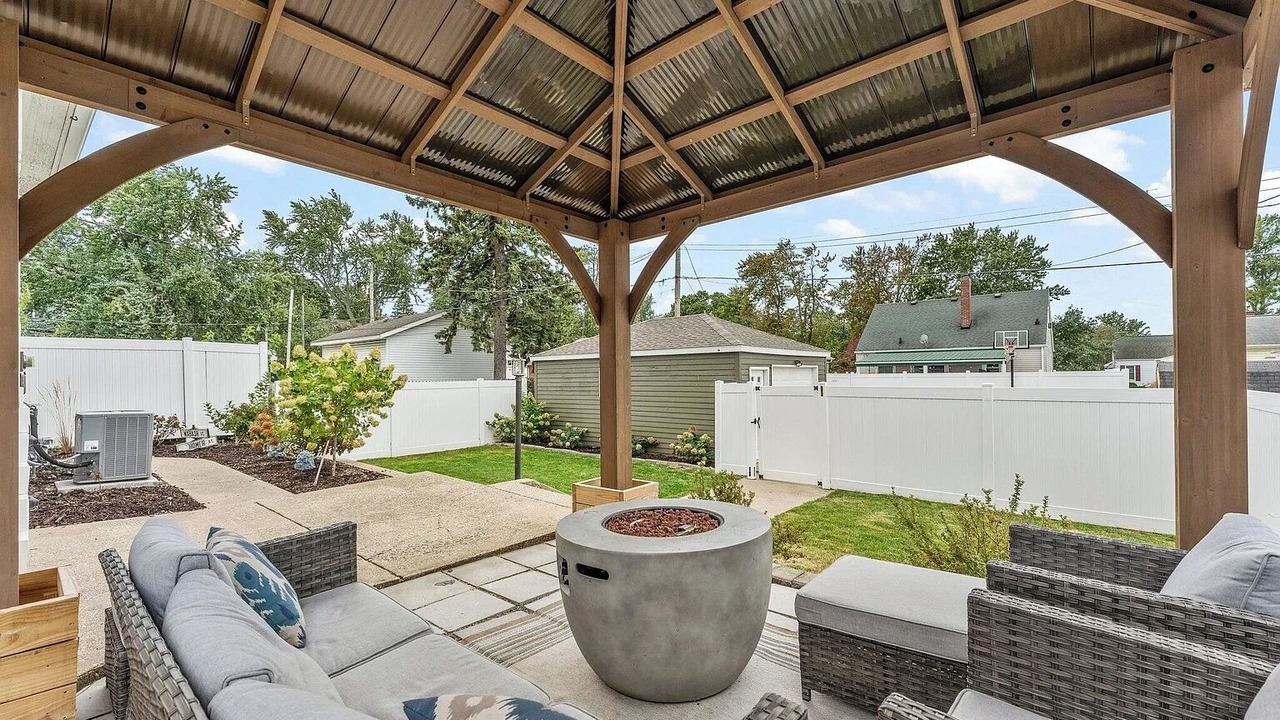 Photo of Patio Balcony in Michigan City
