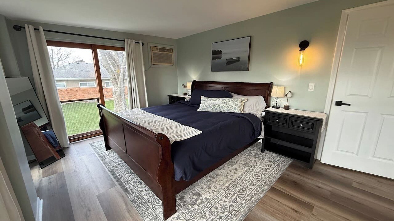 Photo of Bedroom in Oak Harbor