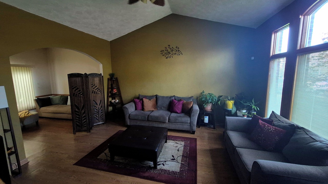 Photo of Livingroom in Battle Creek
