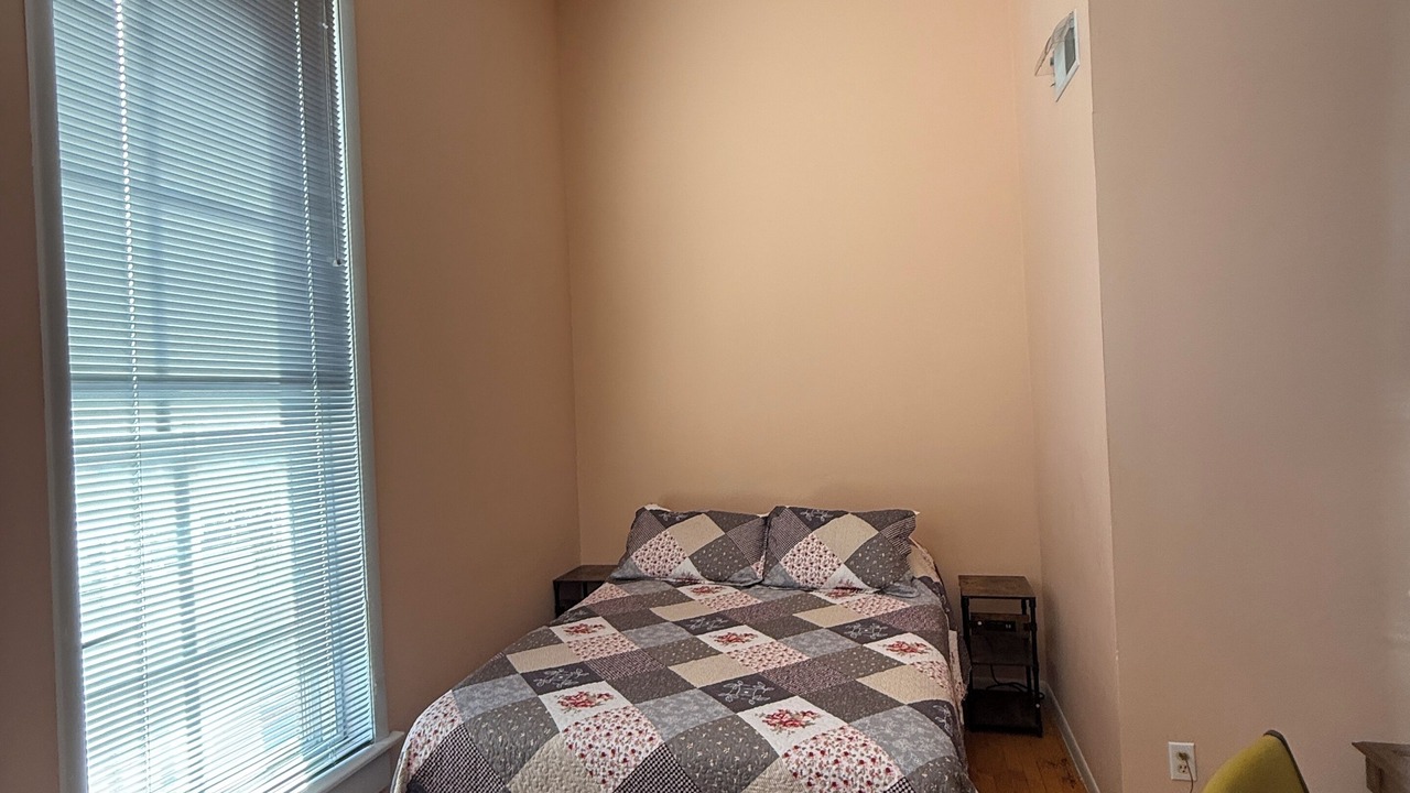 Photo of Bedroom in Elmore