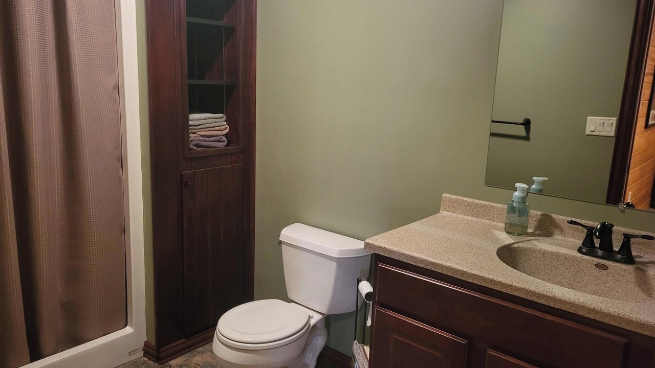 Photo of Bathroom in Abrams