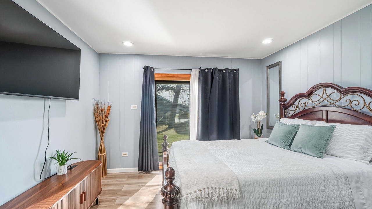 Photo of Bedroom in Burbank