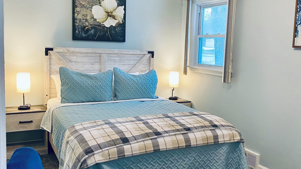 Photo of Bedroom in Town of Pines