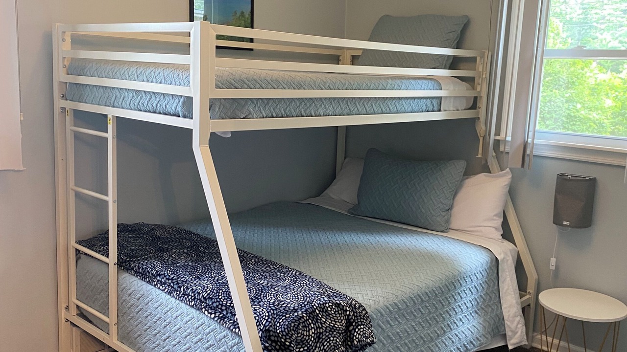 Photo of Bedroom in Town of Pines