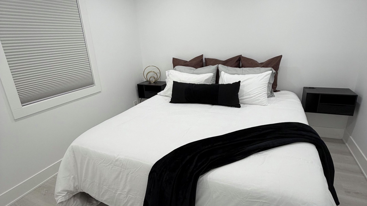 Photo of Bedroom in Lakeview