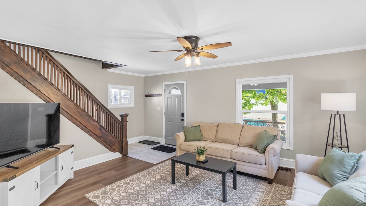 Photo of Livingroom in Lansing