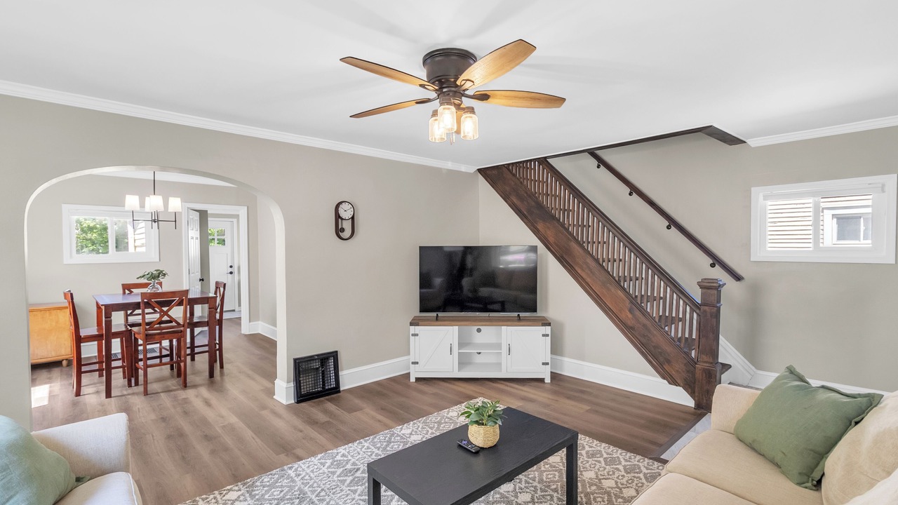 Photo of Livingroom in Lansing