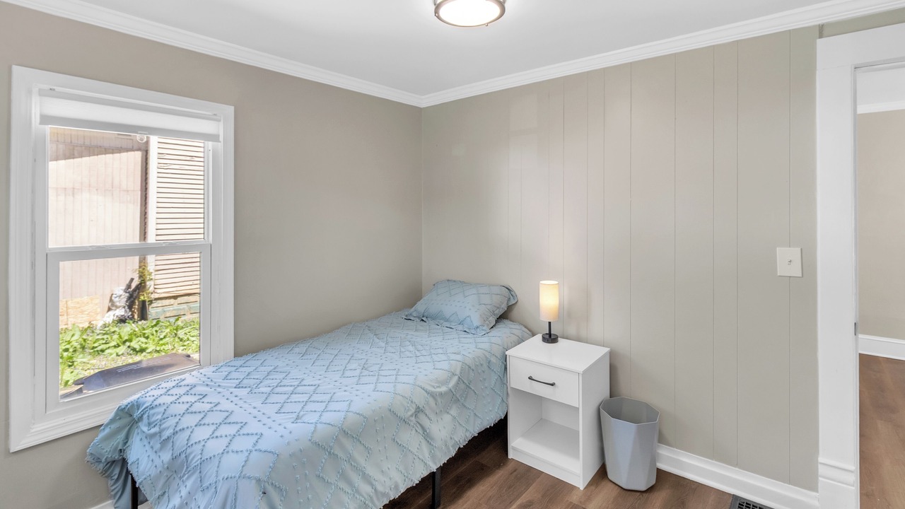 Photo of Bedroom in Lansing