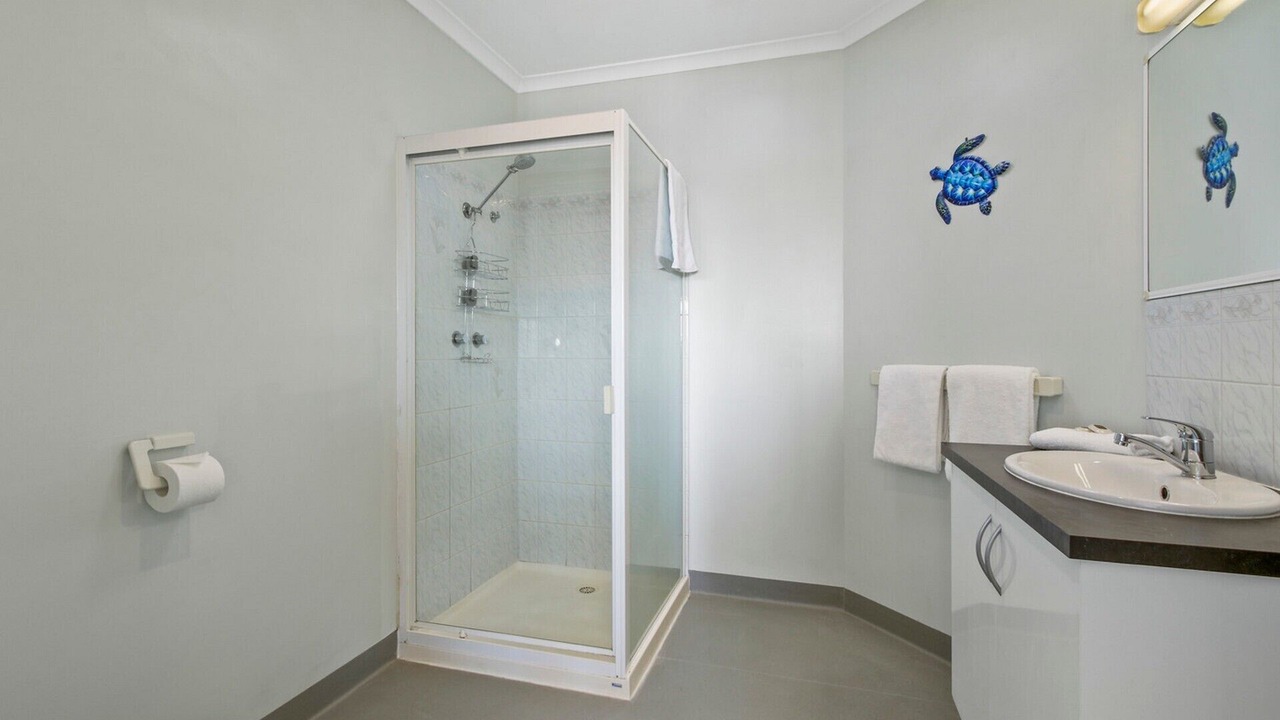Photo of Bathroom in Lakes Entrance