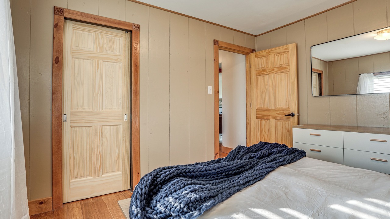 Photo of Bedroom in Delton