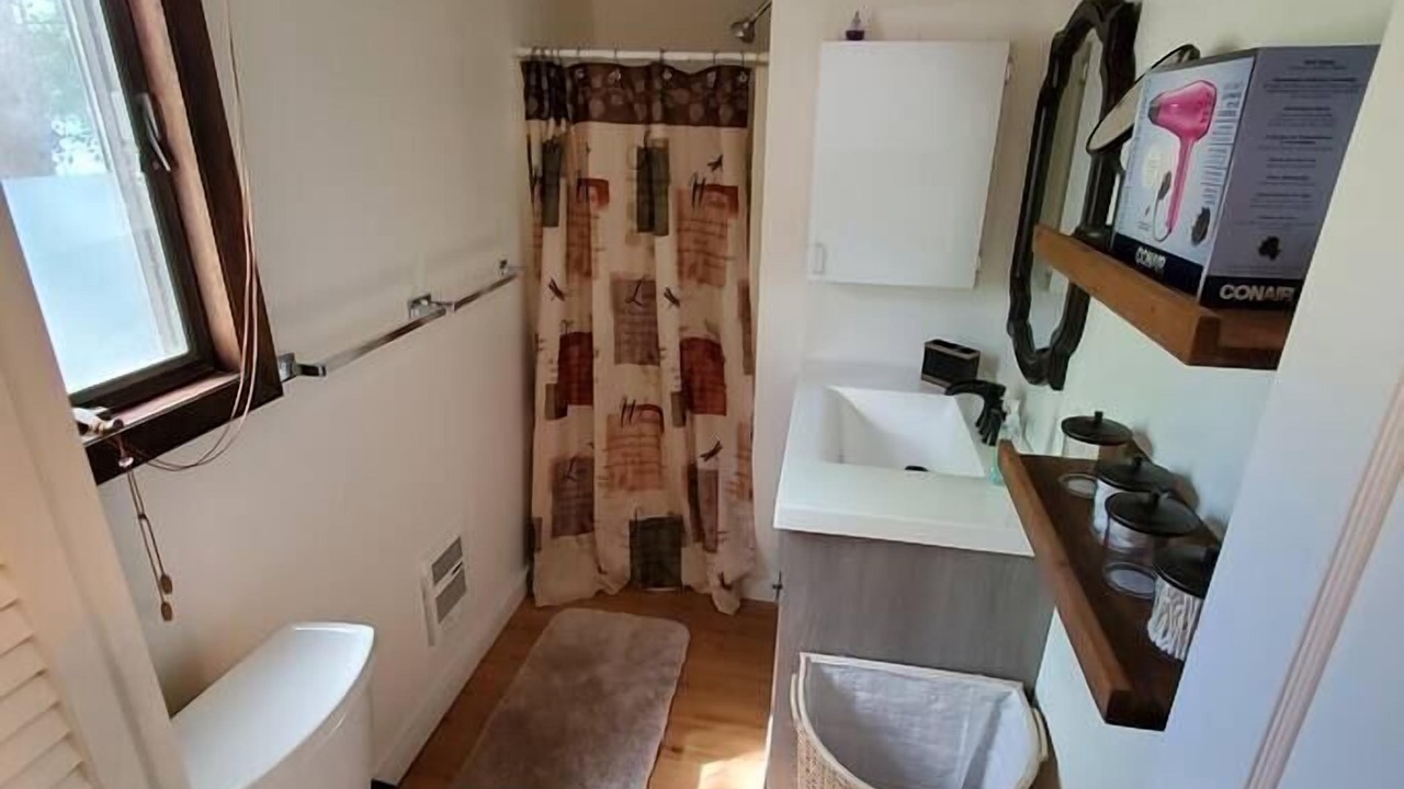 Photo of Bathroom in Mayfield