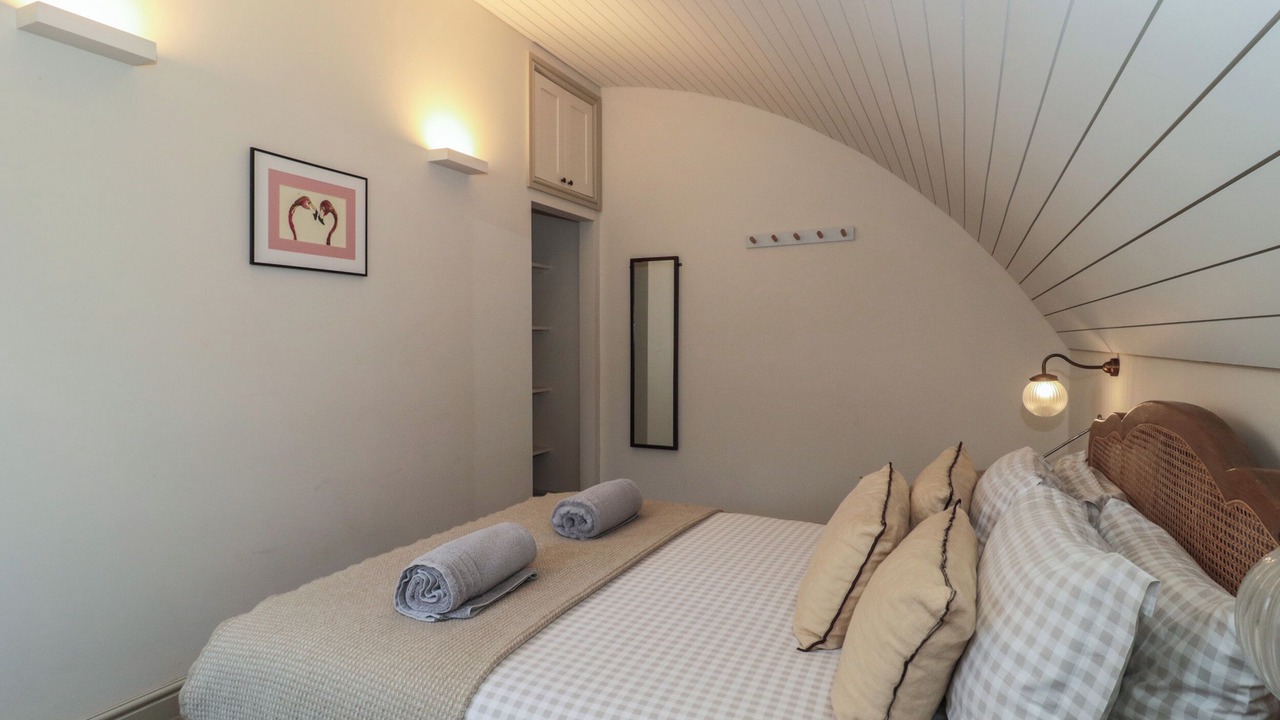 Photo of Bedroom in Lechlade