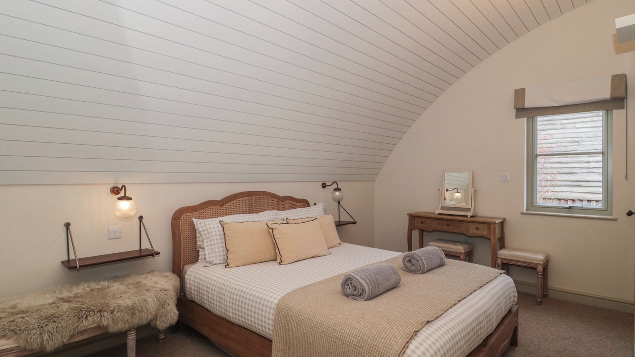 Photo of Bedroom in Lechlade
