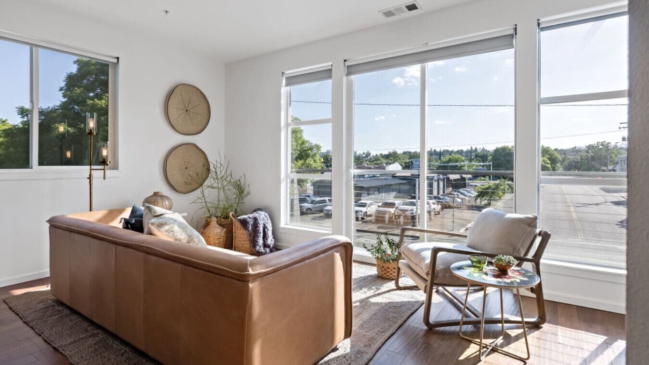 Photo of Livingroom in Downtown