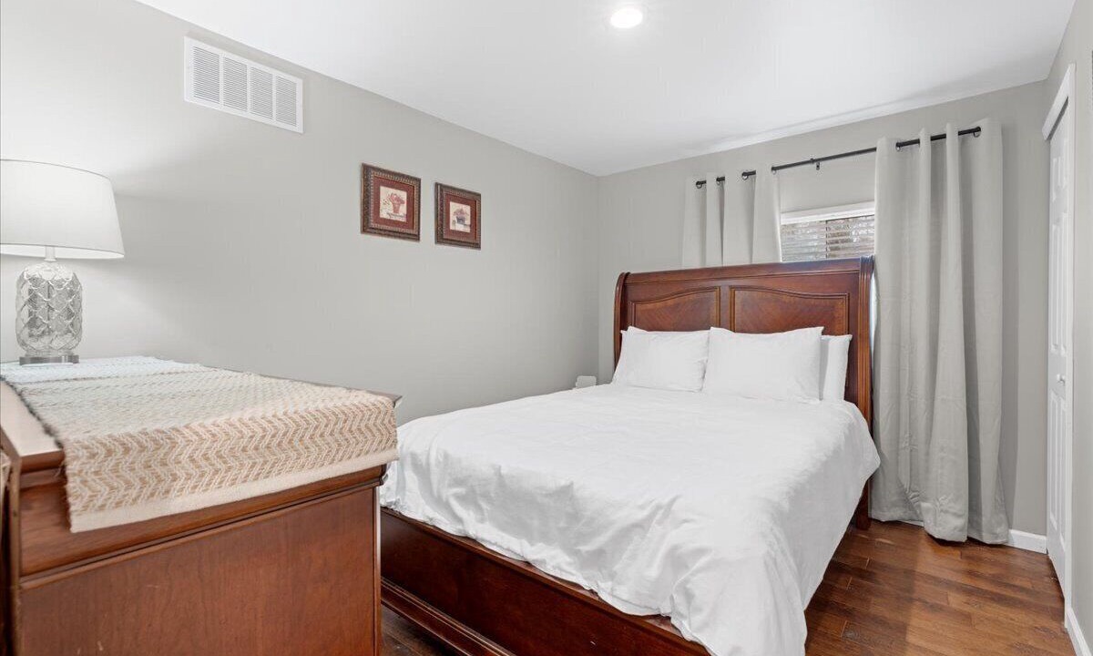 Photo of Bedroom in Lake Orion