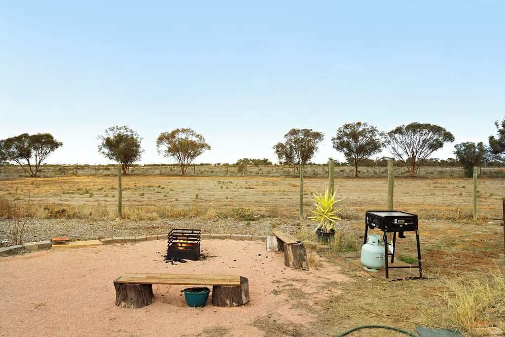 Photo of Outdoor in Birdwoodton
