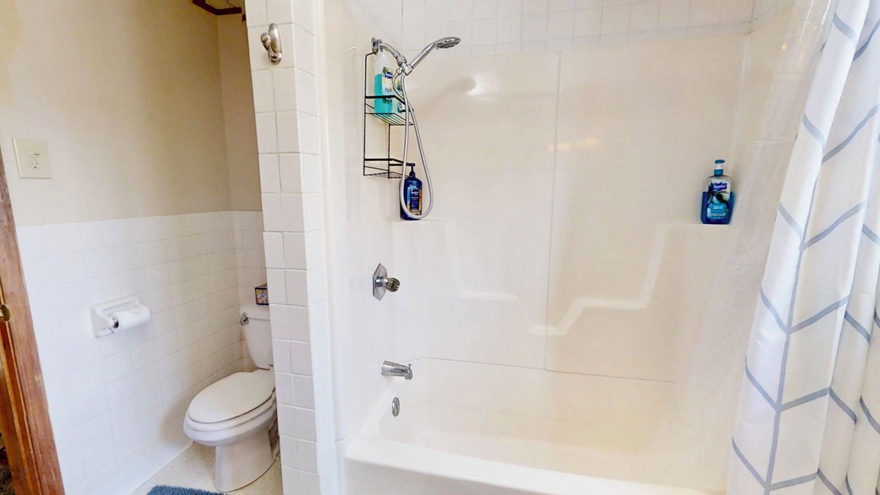 Photo of Bathroom in Lake Linden