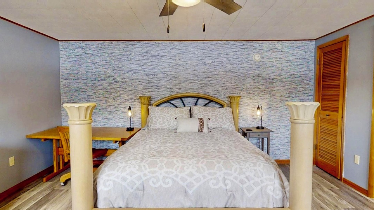 Photo of Bedroom in Lake Linden