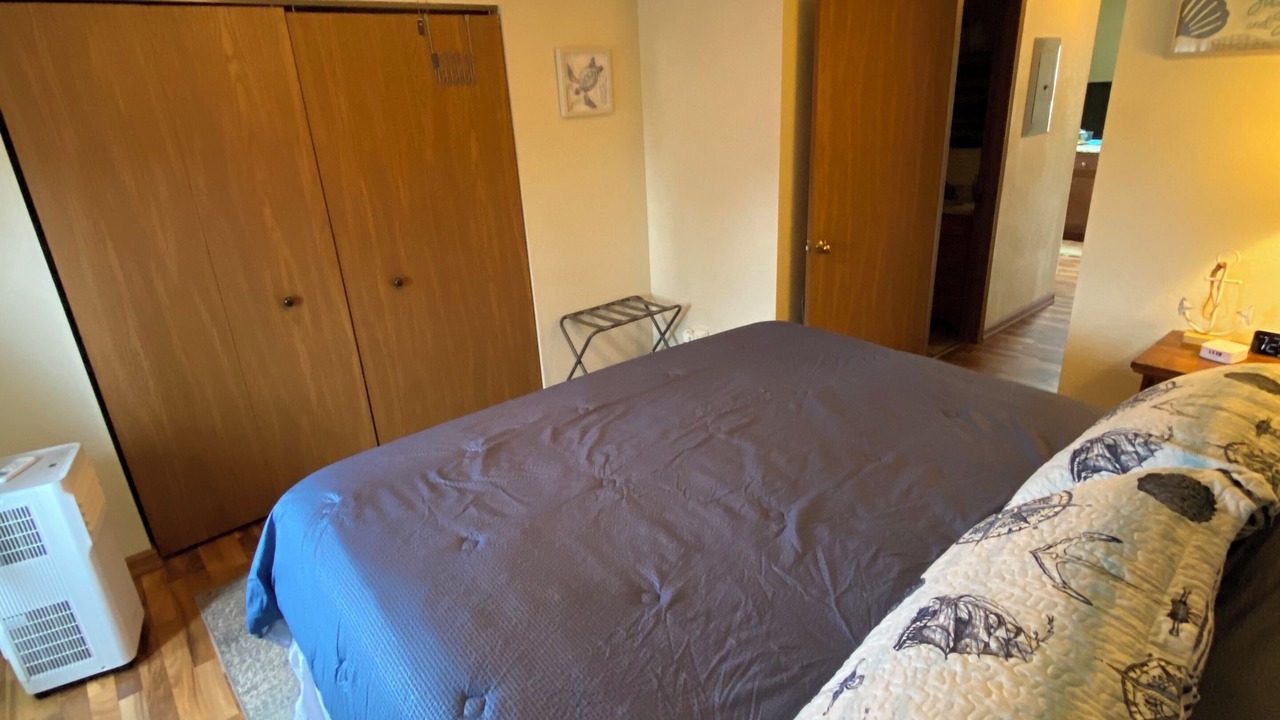 Photo of Bedroom in Oak Harbor