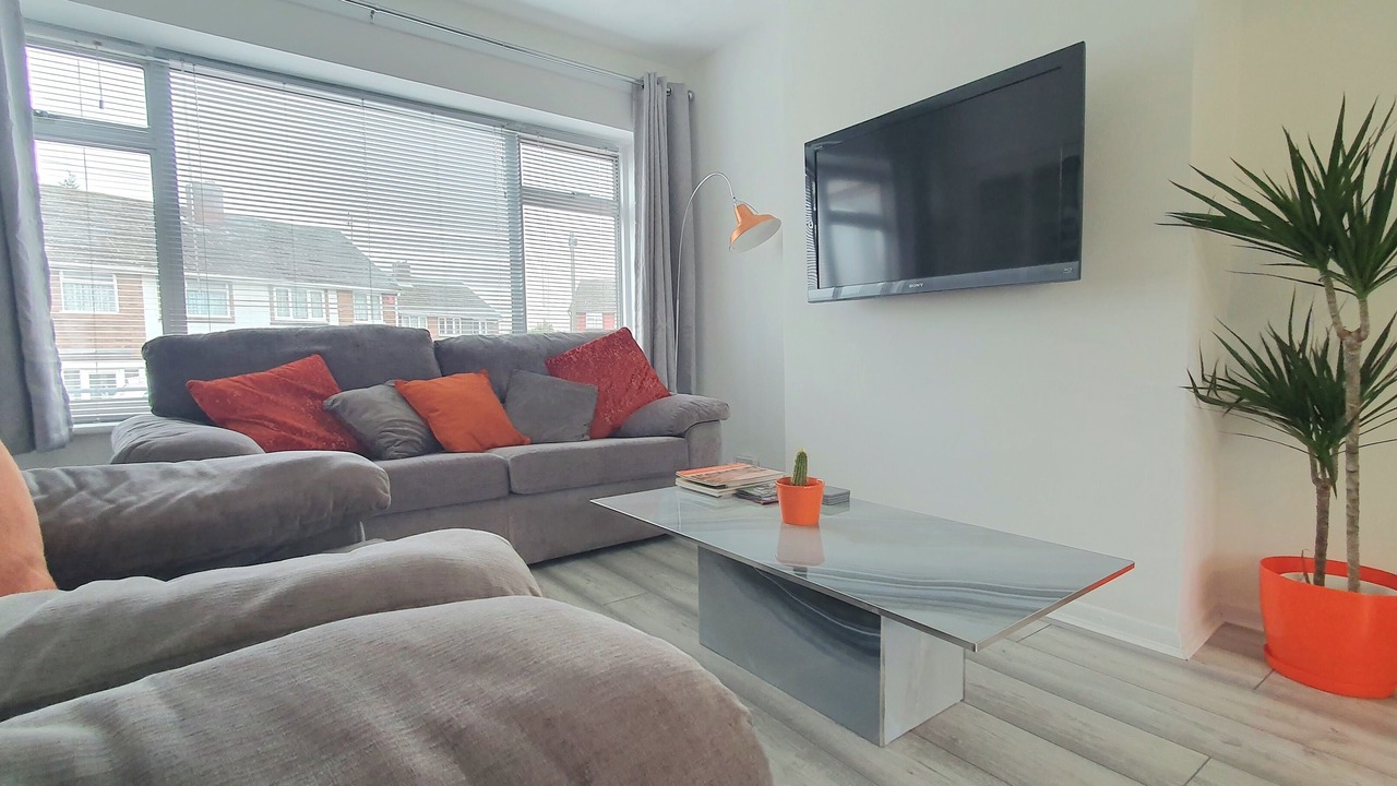 Photo of Livingroom in Brierley Hill