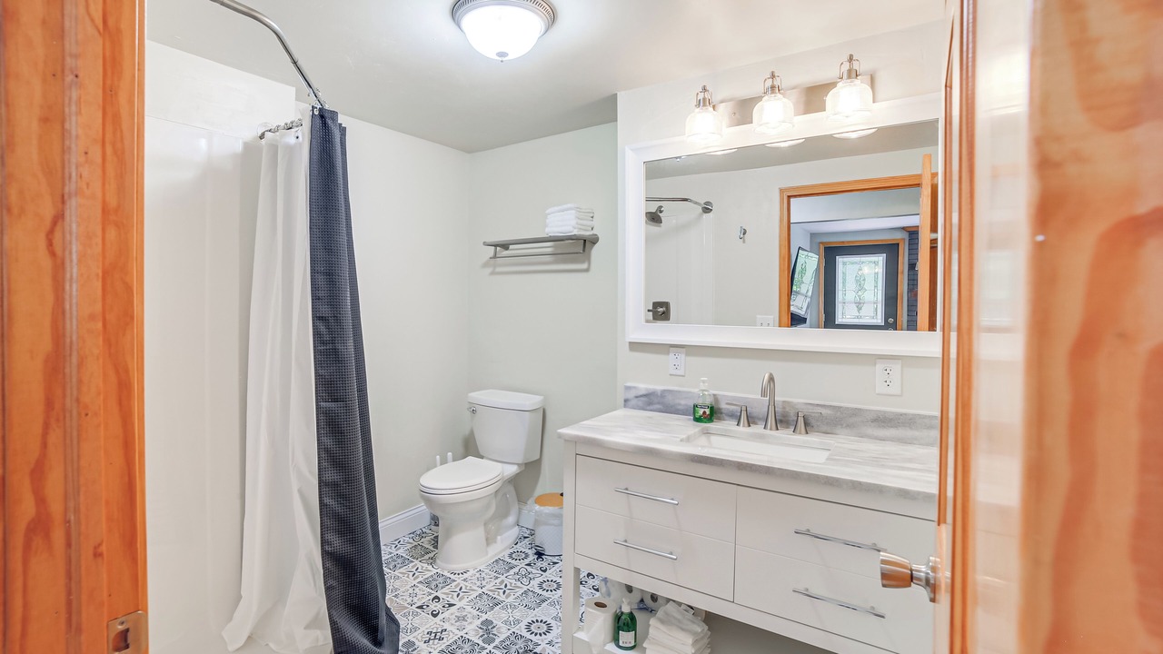 Photo of Bathroom in Suring