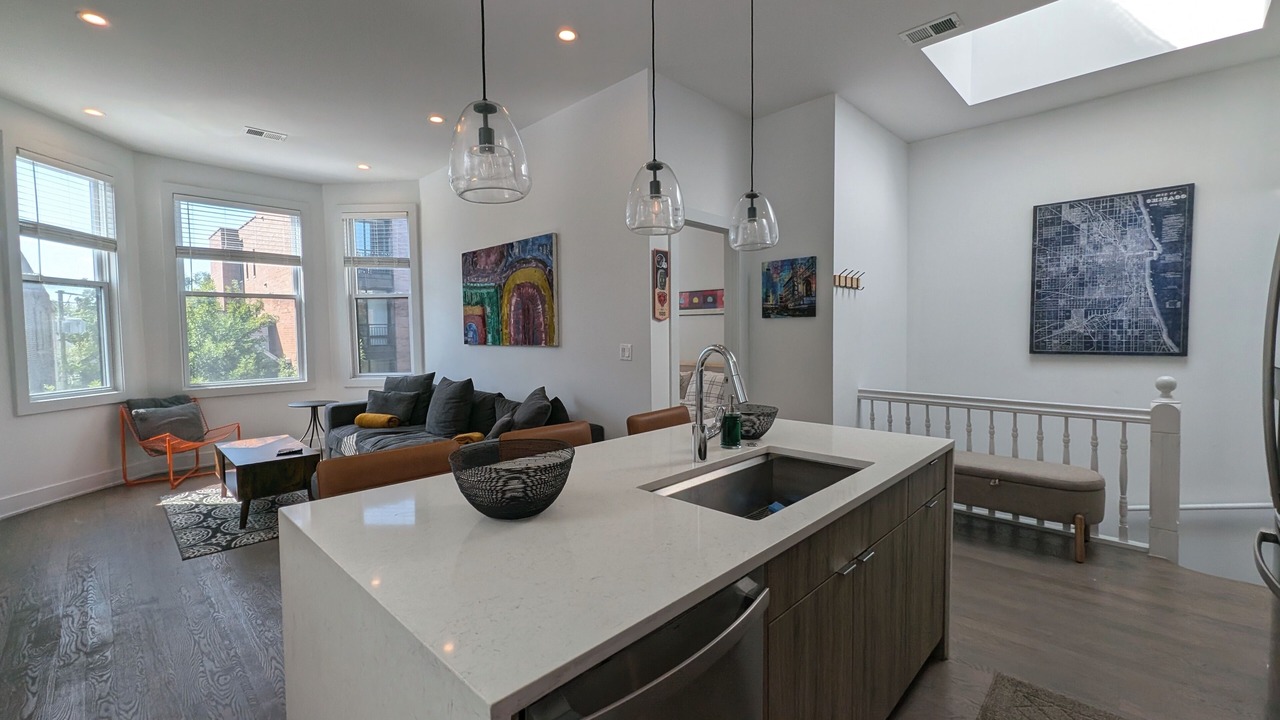 Photo of Livingroom in Roscoe Village