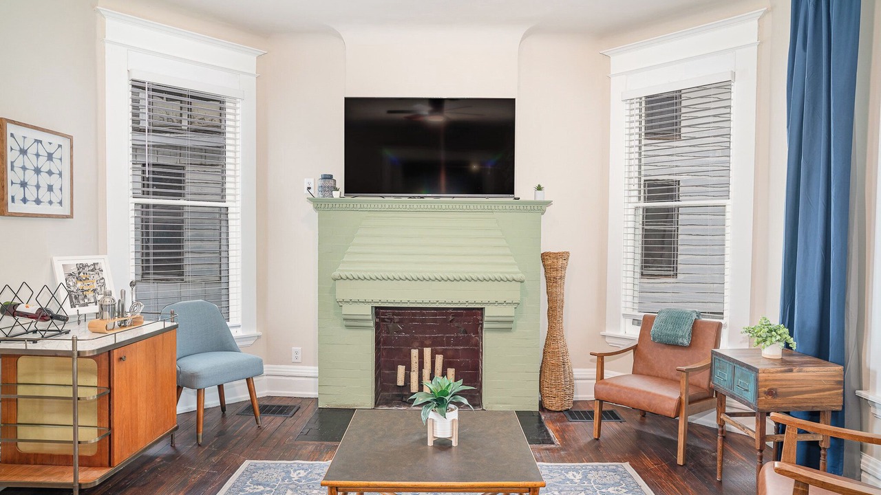 Photo of Livingroom in Michigan City