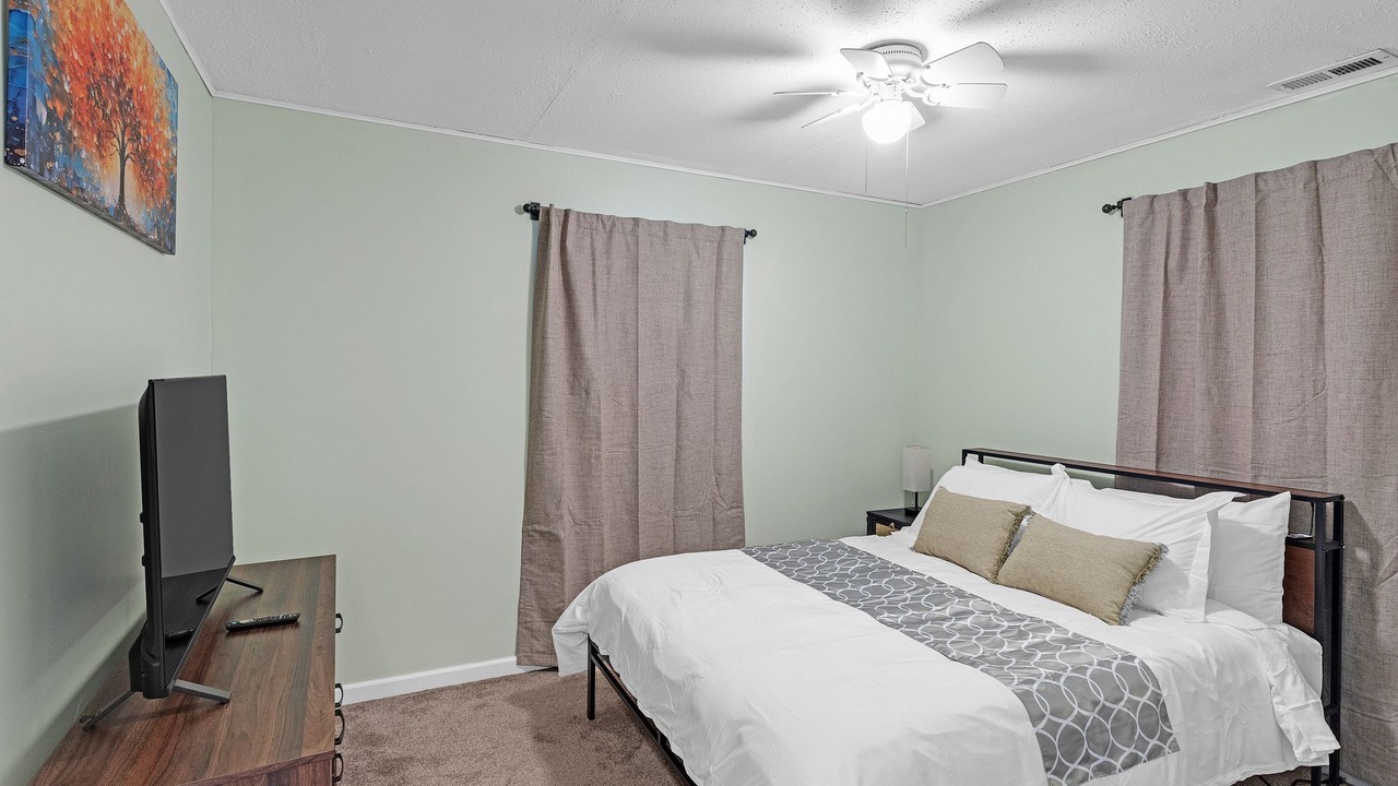 Photo of Bedroom in Lansing