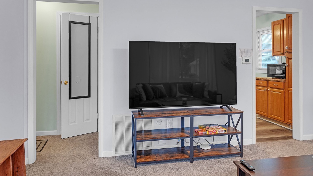 Photo of Livingroom in Lansing